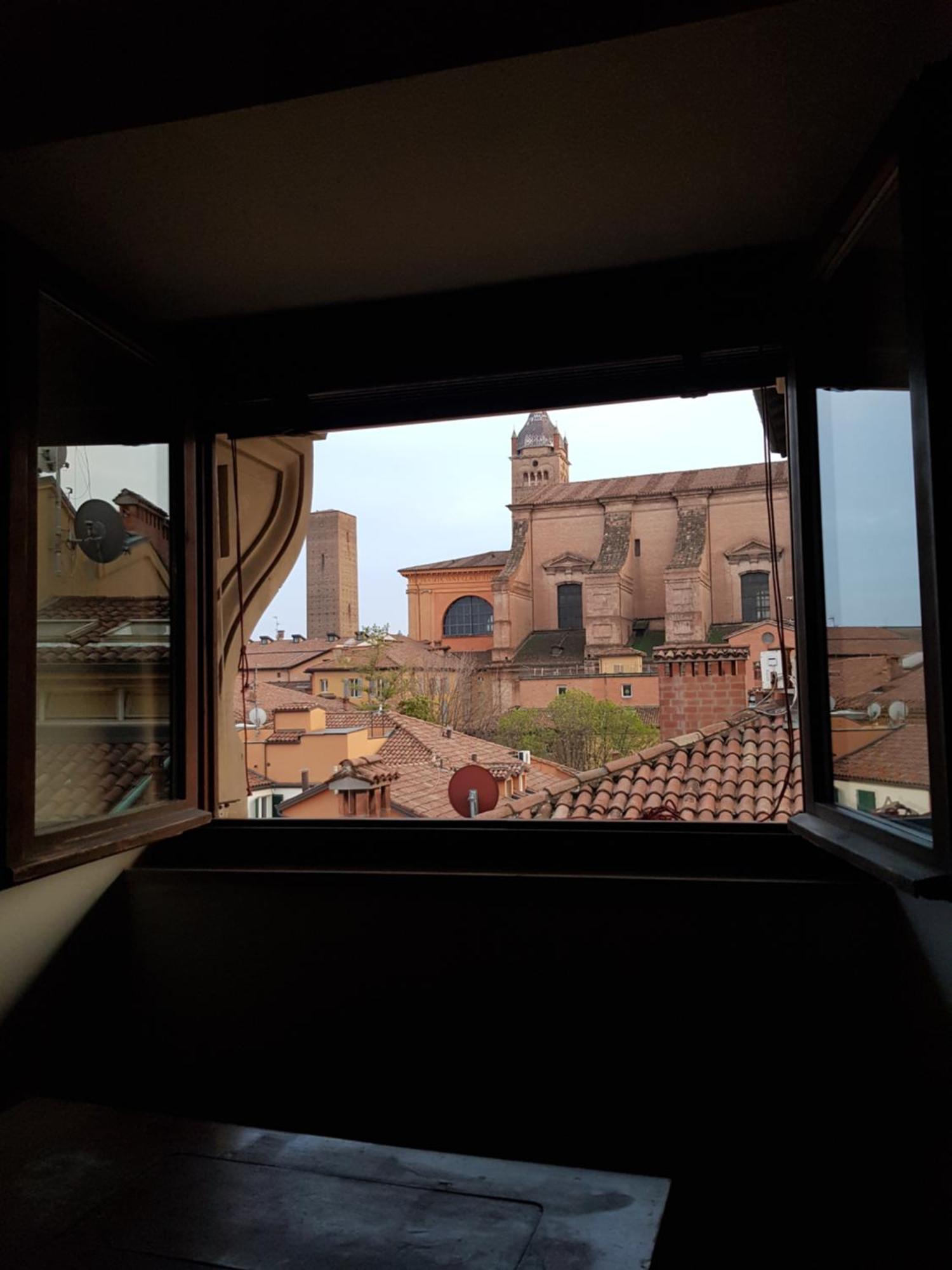 Monolocale Sui Tetti Di Bologna - Via Indipendenzaアパートメント エクステリア 写真