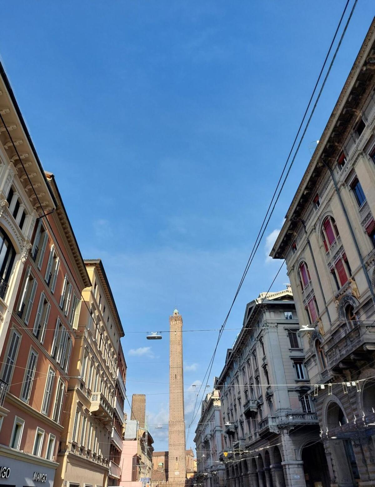 Monolocale Sui Tetti Di Bologna - Via Indipendenzaアパートメント エクステリア 写真