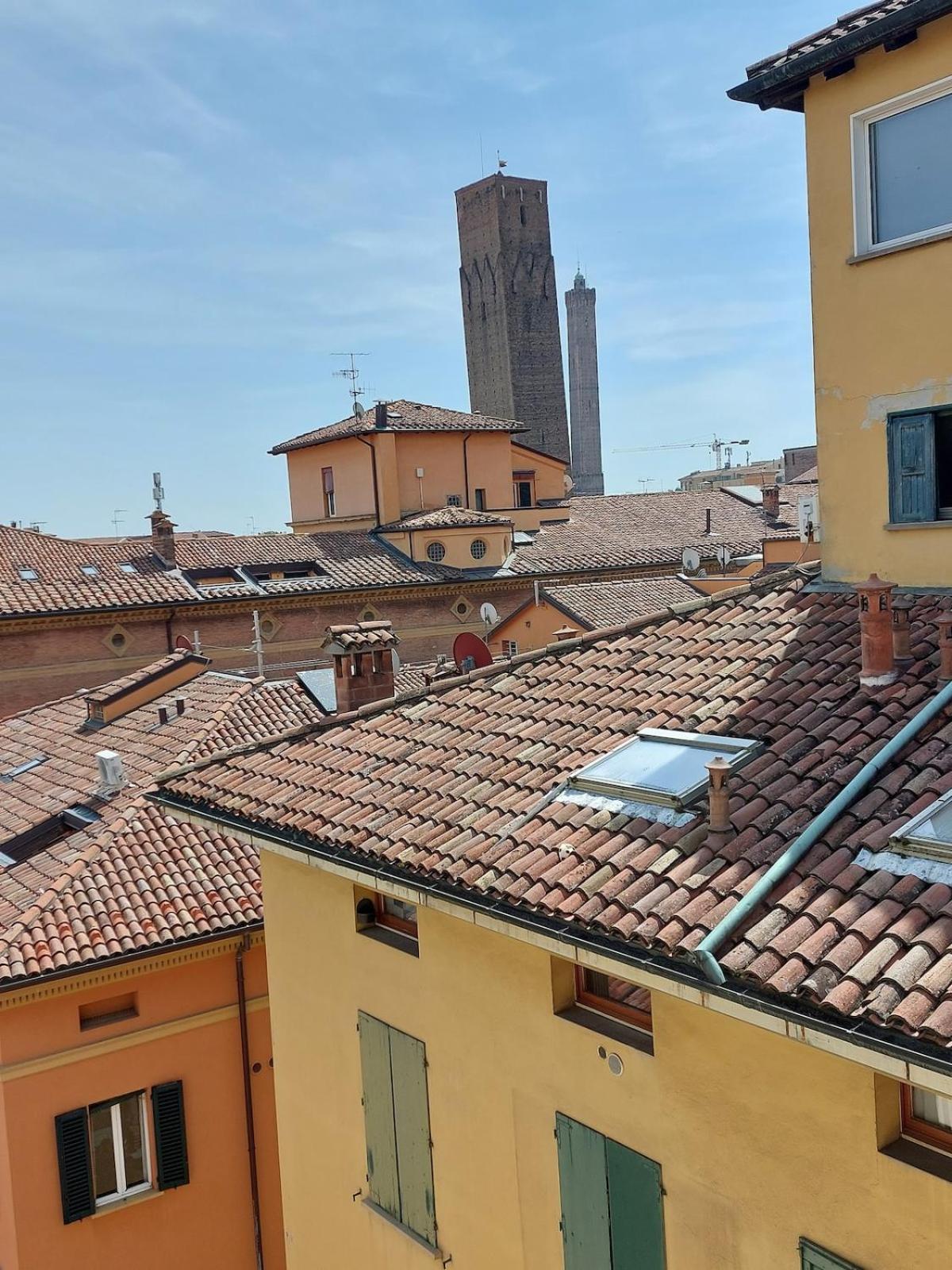 Monolocale Sui Tetti Di Bologna - Via Indipendenzaアパートメント エクステリア 写真